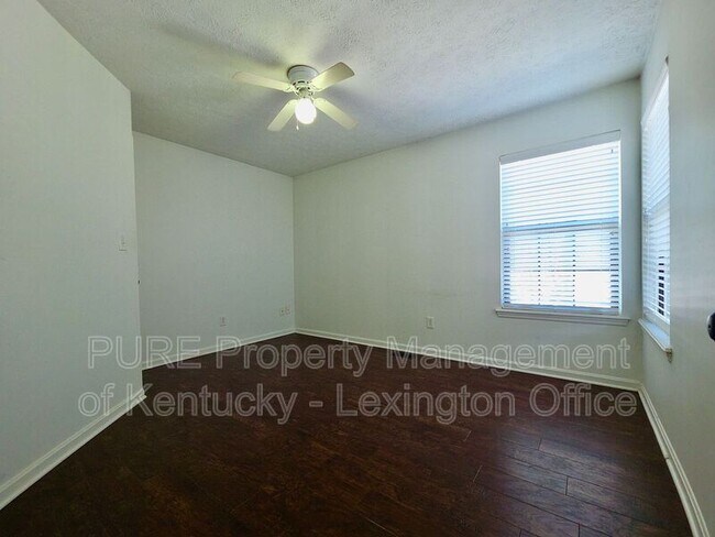 Building Photo - 1430 Vintage Cir