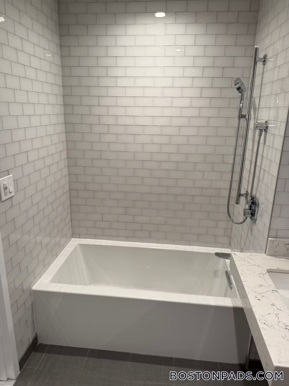 Building Photo - 190 High St