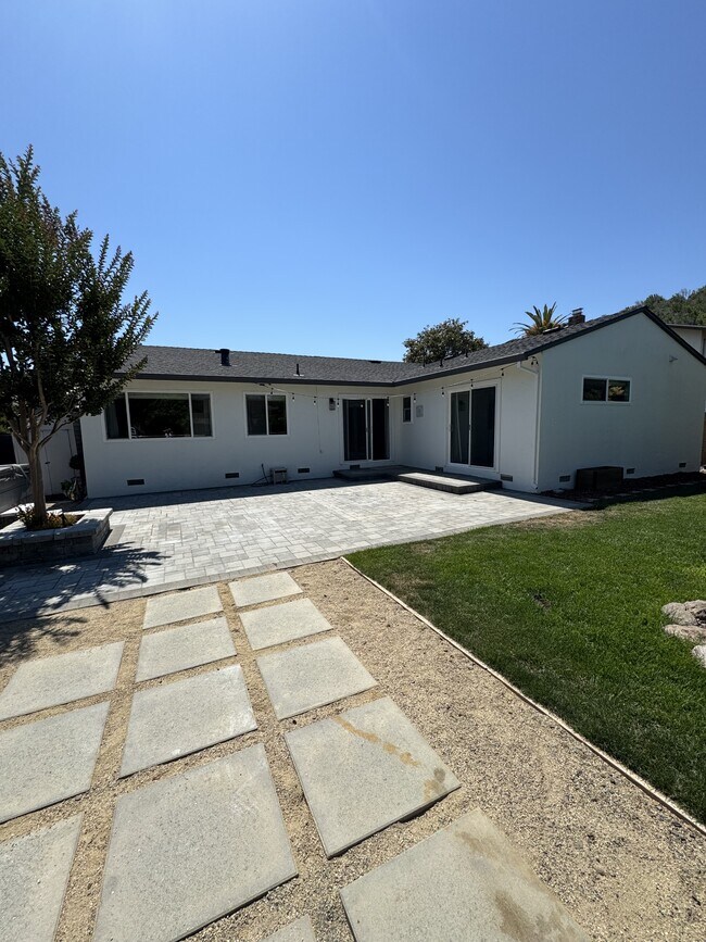 Building Photo - 22 Leland Dr