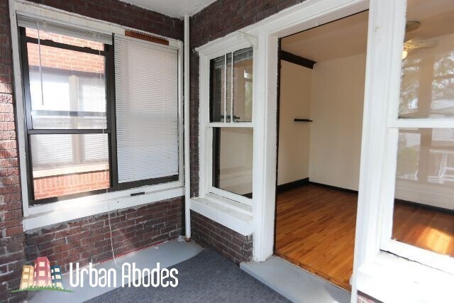 Building Photo - 3816 N Drake Ave