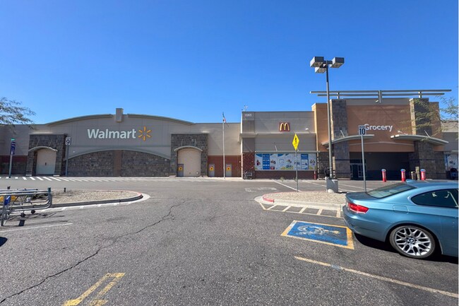 Building Photo - 3Bed/2Bath House in Buckeye! Ready for Immediate Move-In! -- FENCED-IN YARD!