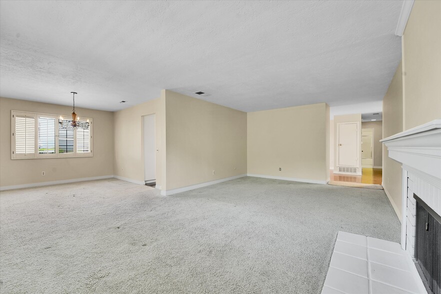 Building Photo - 1939 Ventana Way