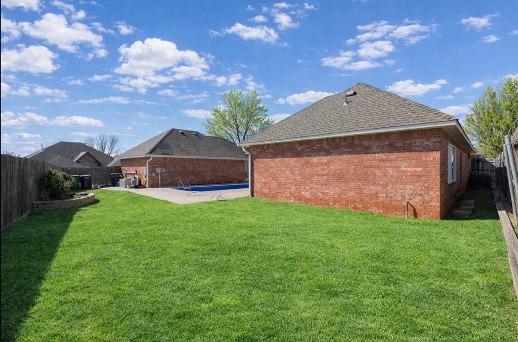 Building Photo - 12700 Sutton Hill Rd