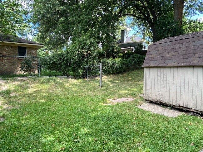 Building Photo - 3512 Glendale Dr
