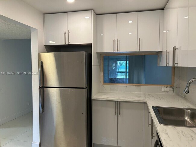 Building Photo - 3751 Environ Blvd