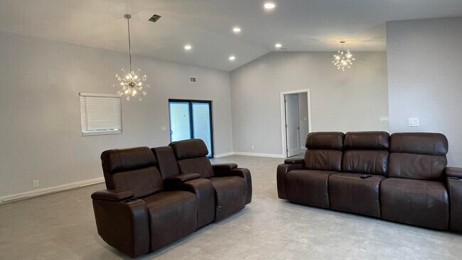 Building Photo - 17548 32nd Ln N