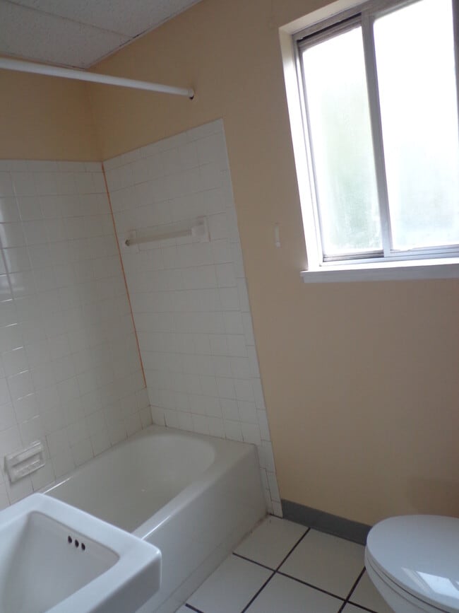 Building Photo - 902 P J McArdle Roadway