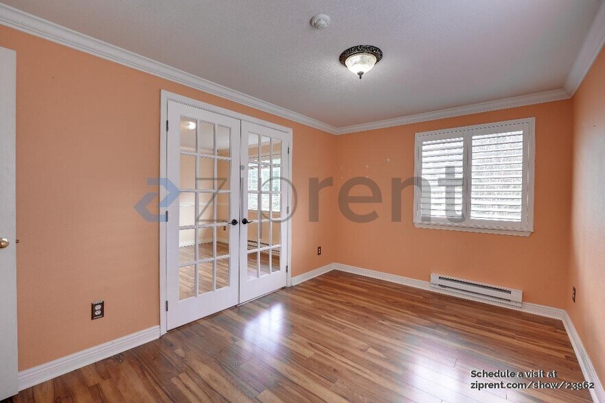 Building Photo - 10909 Avondale Rd NE