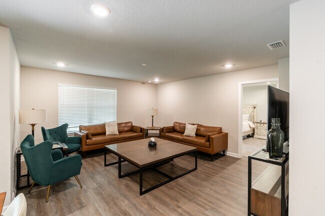 Building Photo - 2568 Arbordale Lp