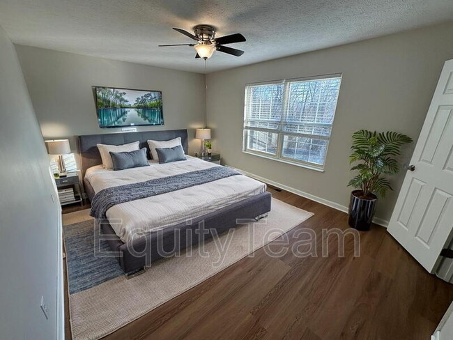 Building Photo - 1015 Venetian Terrace