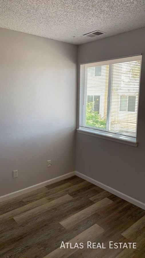 Building Photo - 851 S Uravan Ct