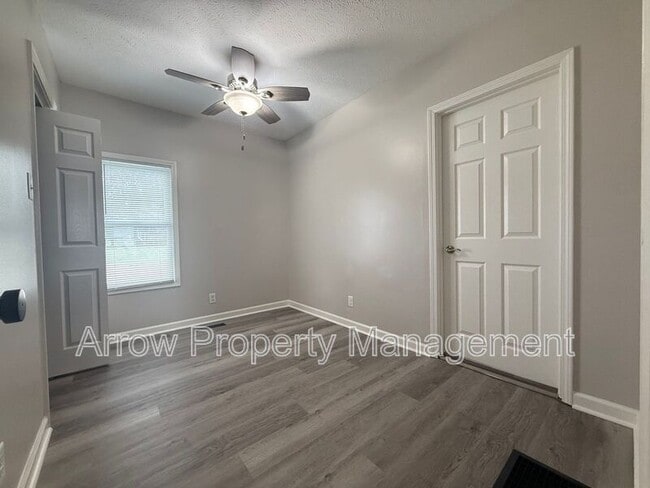 Building Photo - 1834 N 27th St