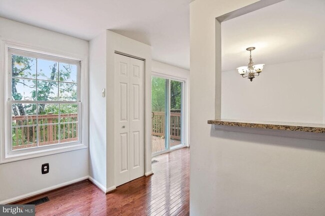 Building Photo - 302 Ridgecrest Ct