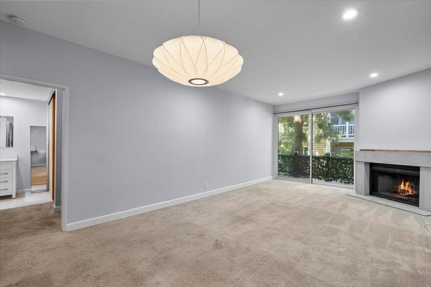 Building Photo - 8505 Gulana Ave
