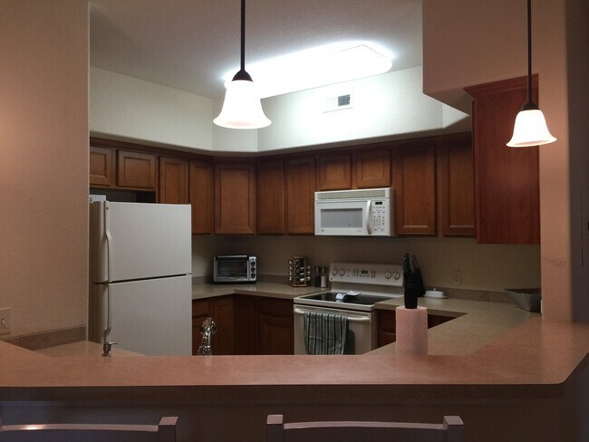 Building Photo - 1995 Montura View