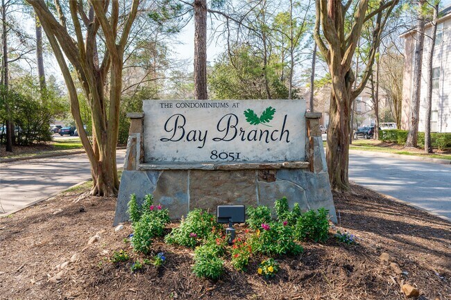 Building Photo - 8051 Bay Branch Dr