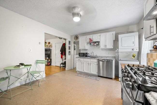 Building Photo - 249 Winthrop Shore Dr