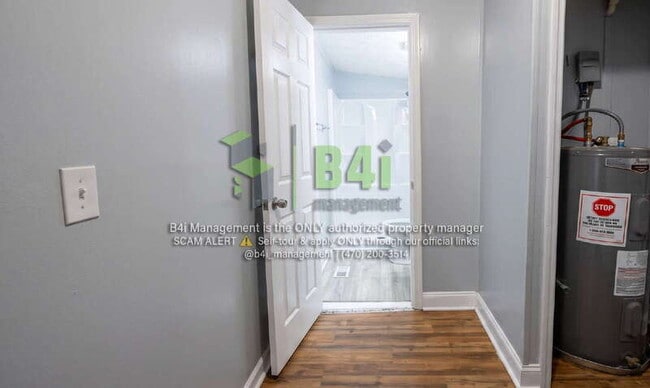 Building Photo - 560 Radcliff Ave