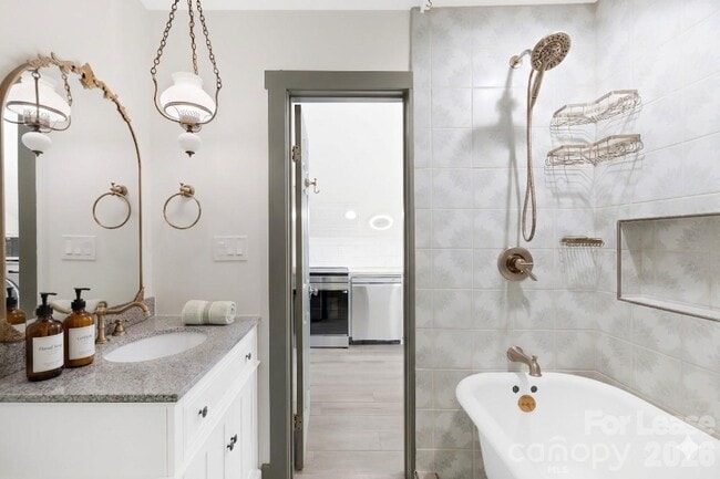 Building Photo - 8478 Rocky River Rd