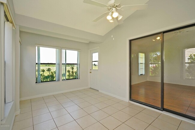 Building Photo - 840 Ridge Lake Dr