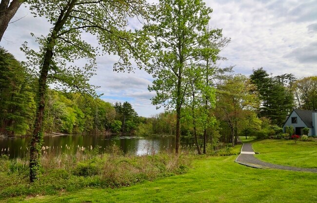 Building Photo - 3 Edgewood Cir