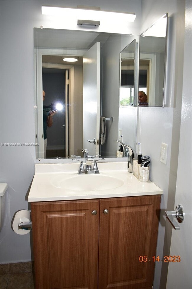 Building Photo - 8590 Sunrise Lakes Blvd