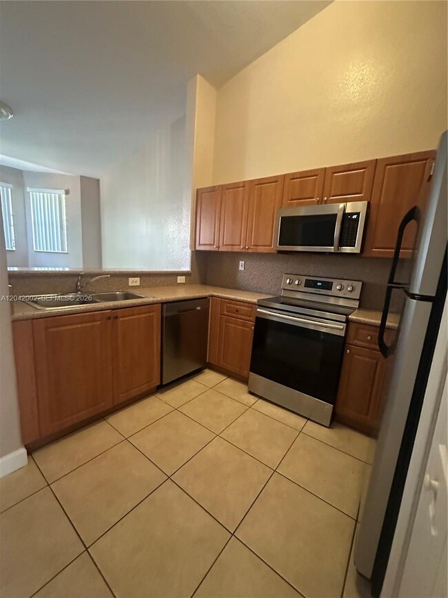 Building Photo - 1656 SE 29th Ct