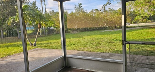 Building Photo - Beautiful  4bed  2Bath  House