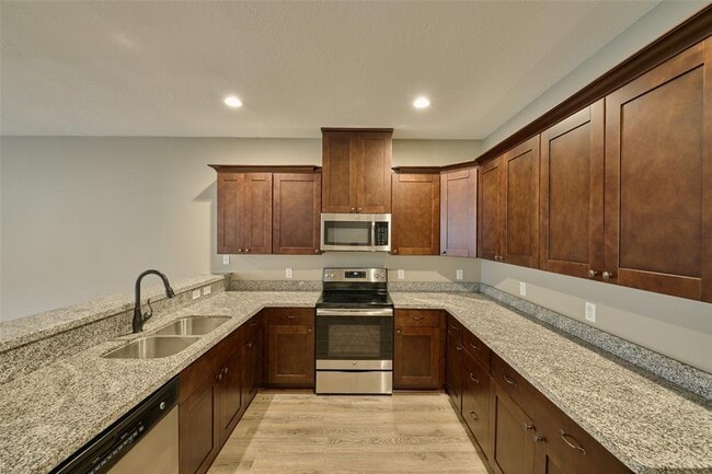 Building Photo - 132 Artesian Way