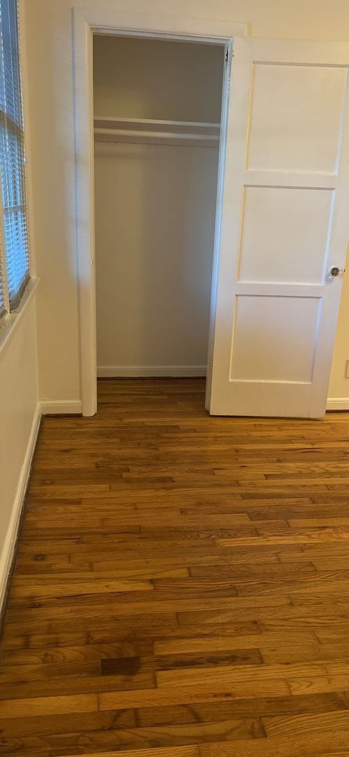 Building Photo - Be a Star in our Vintage 1 Bedroom Hollywood Apartment