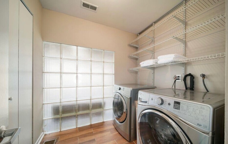 Building Photo - 2821 Parrish St