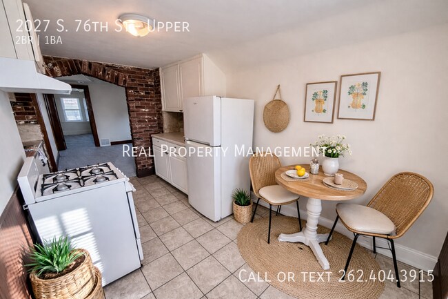 Building Photo - 2027 S 76th St