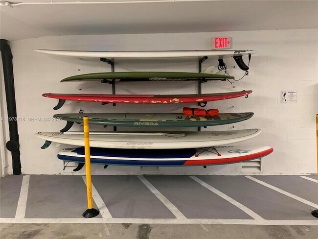 Building Photo - 1800 Sunset Harbour Dr