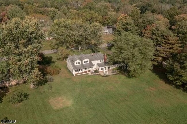 Building Photo - 21 Meadowview Rd