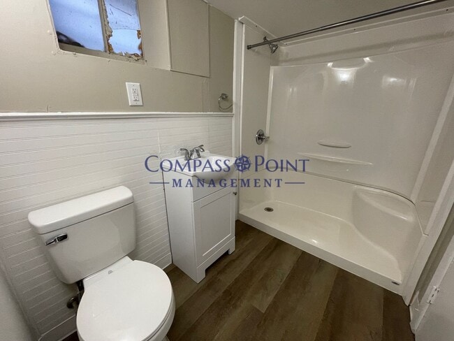 Building Photo - Welcome To Your New Home! FIRST MONTH'S RENT FREE!!