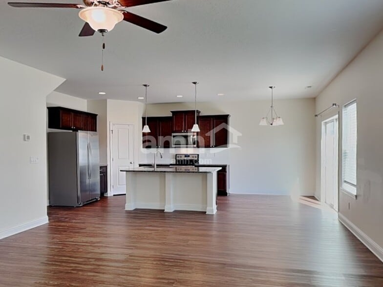Building Photo - 59 S Lancaster Dr
