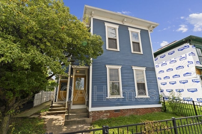 Building Photo - 918 N College Ave