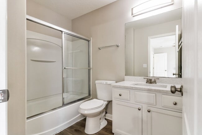 Building Photo - 2114 Juniper Dr