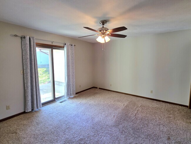 Building Photo - 2510 Raleigh Rd