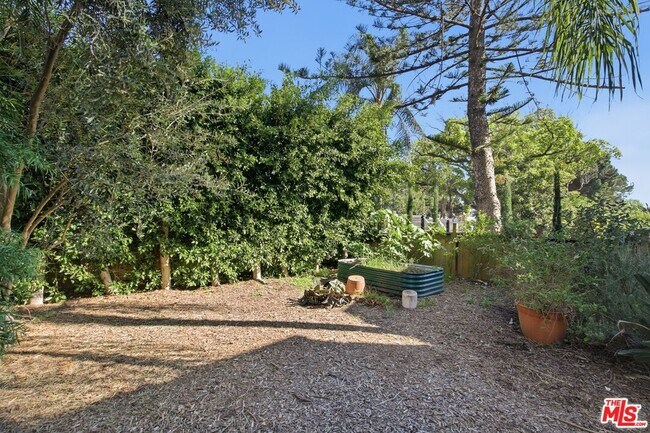 Building Photo - 1307 S Longwood Ave