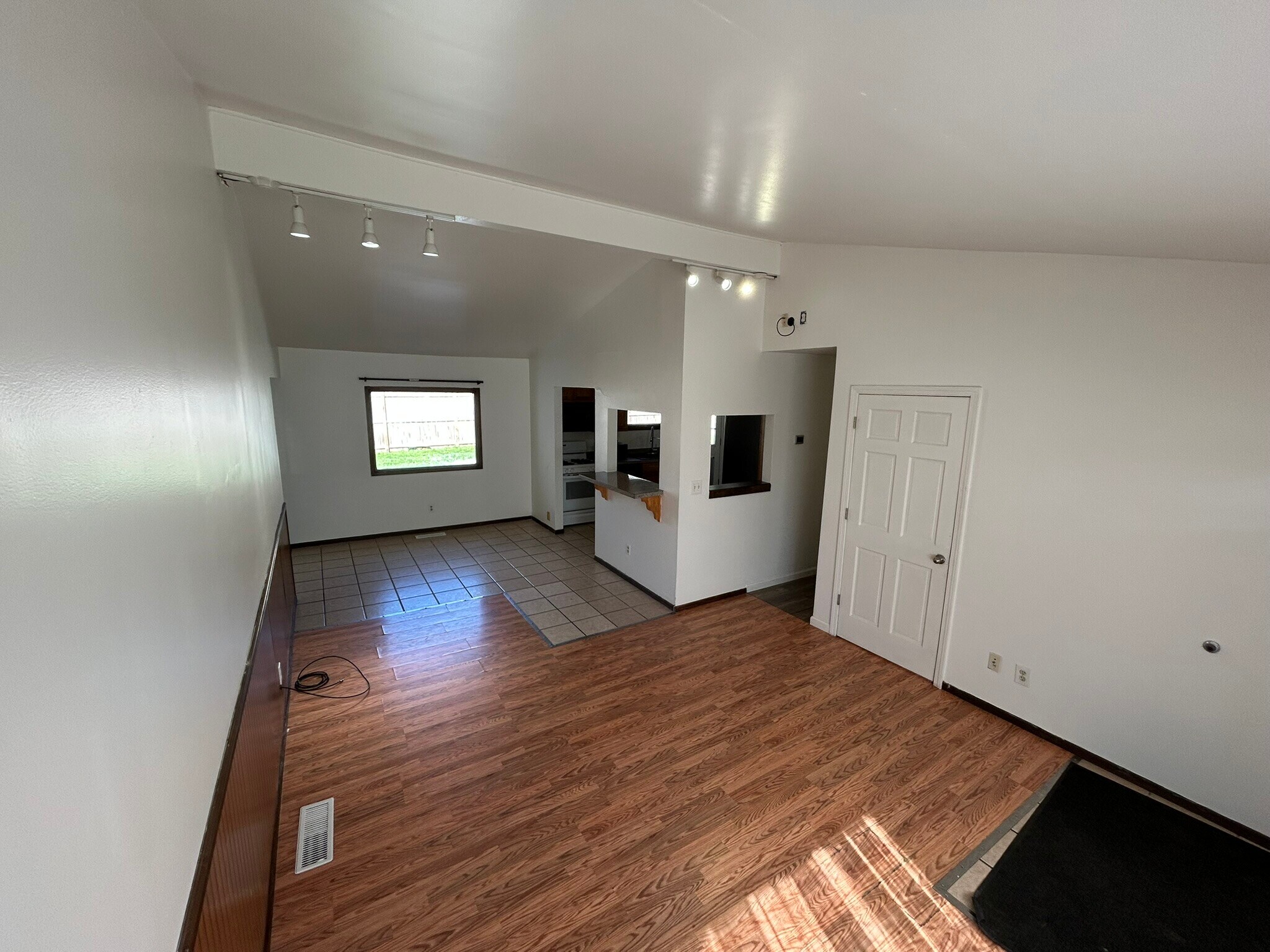 Building Photo - 1882 Paul Dr