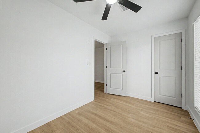 Building Photo - Spacious 2 Bed + Bonus Room | Large Private Yards | Covered Parking | 8 Weeks Free Rent!