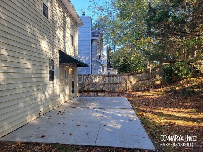 Building Photo - 3001 Rosebrook Dr