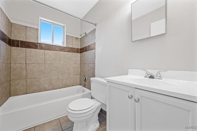 Building Photo - 22 E Rock Creek Manor