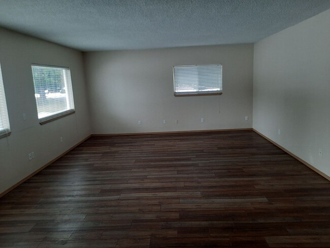 Building Photo - STATUS: PENDING APPLICATION  -R137 | $2400...