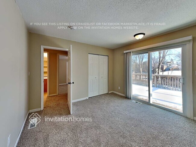 Building Photo - 1571 Racine Ave S