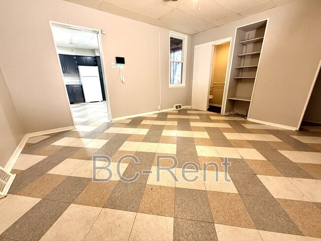 Building Photo - 1124 4th Ave