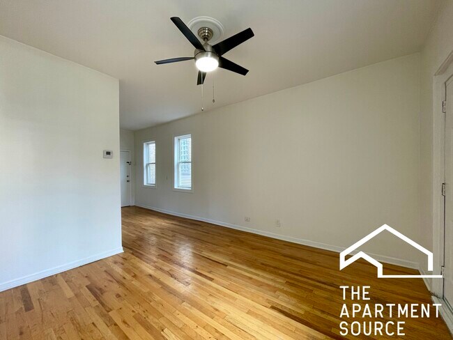 Building Photo - 2223 N Hoyne Ave