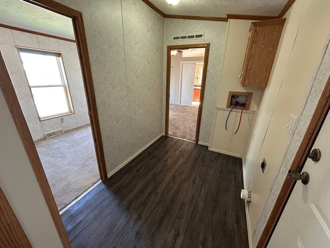 Building Photo - 3 Bedroom 2 Bath High-End Mobile Home with...