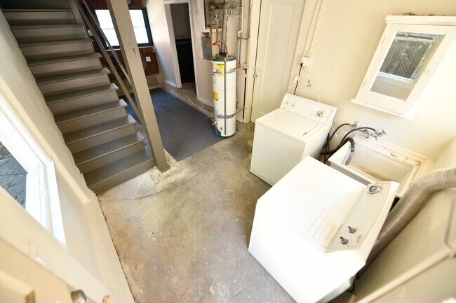 Building Photo - 324 49th St